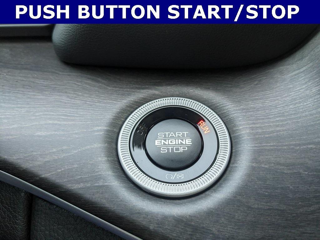 new 2025 Jeep Grand Cherokee car, priced at $38,827