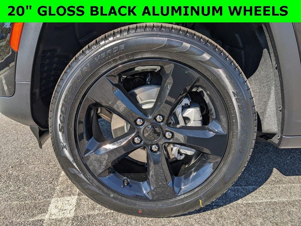 new 2025 Jeep Grand Cherokee car, priced at $38,827