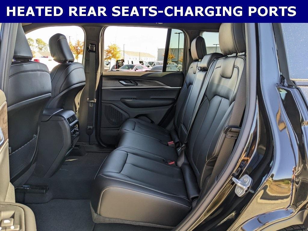 new 2025 Jeep Grand Cherokee car, priced at $38,827