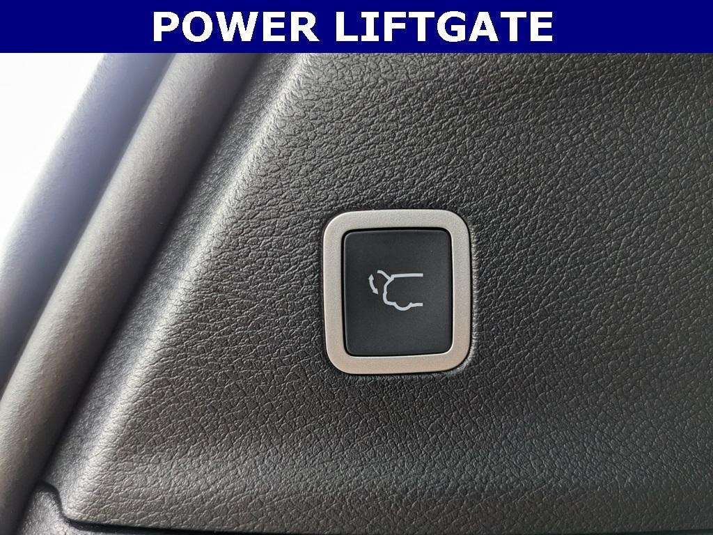 new 2026 Chrysler Pacifica car, priced at $38,677