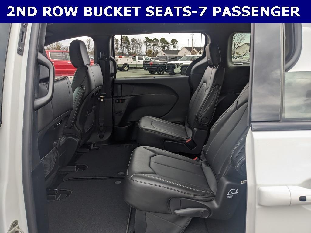 new 2026 Chrysler Pacifica car, priced at $38,677