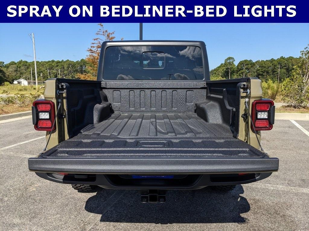 new 2025 Jeep Gladiator car, priced at $44,427