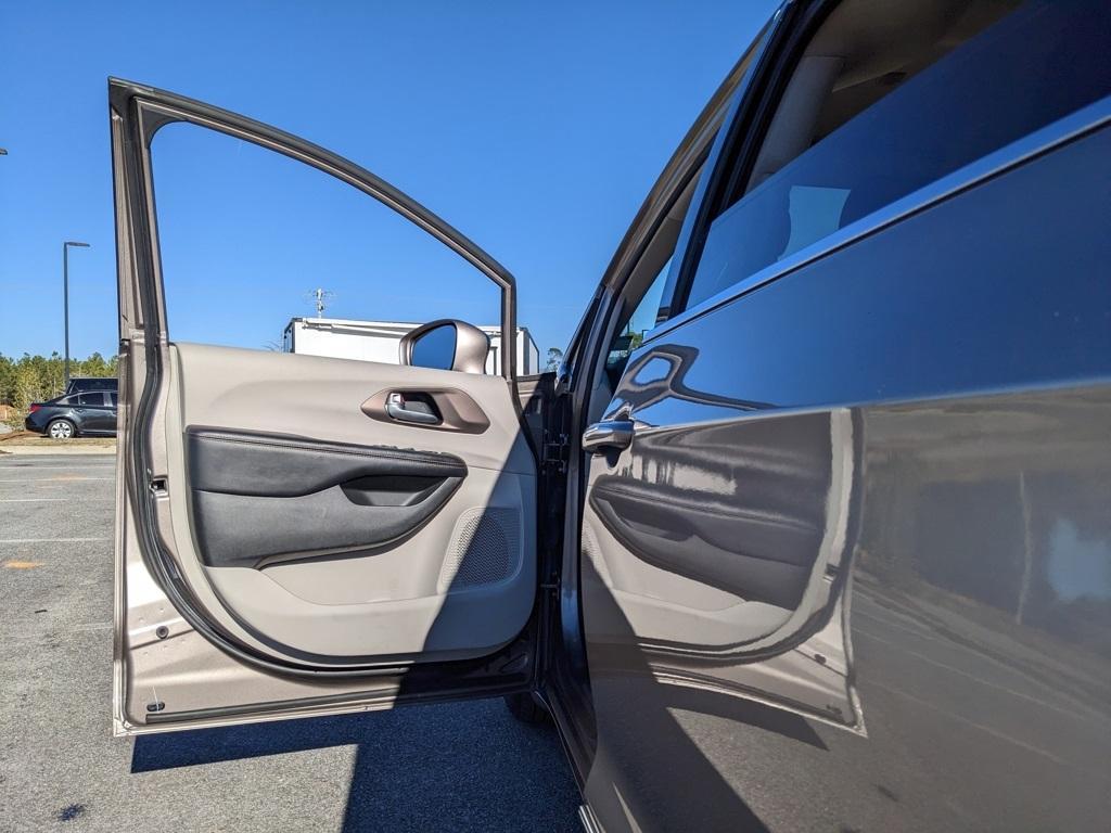 used 2017 Chrysler Pacifica car, priced at $17,777