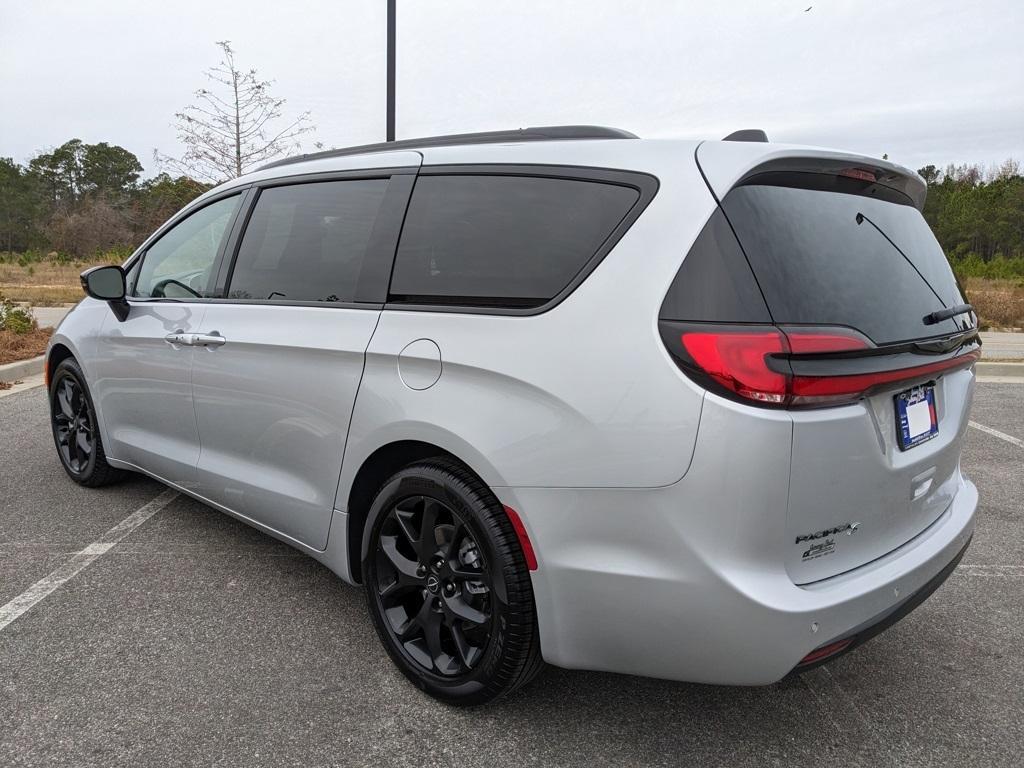 used 2026 Chrysler Pacifica car, priced at $36,854