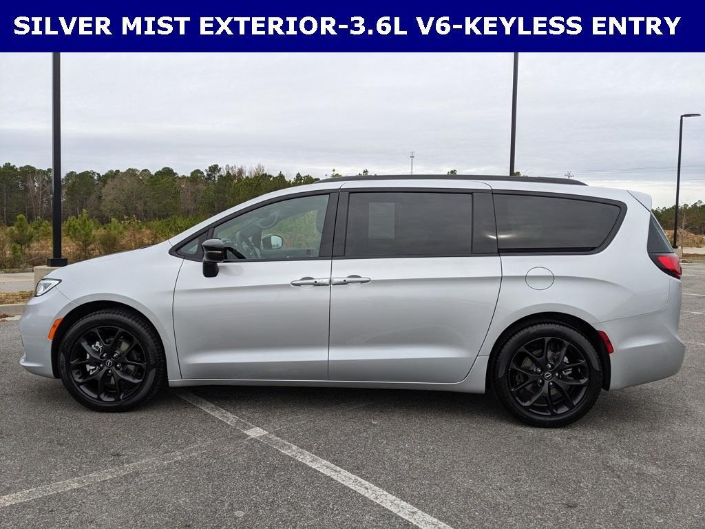 used 2026 Chrysler Pacifica car, priced at $36,854