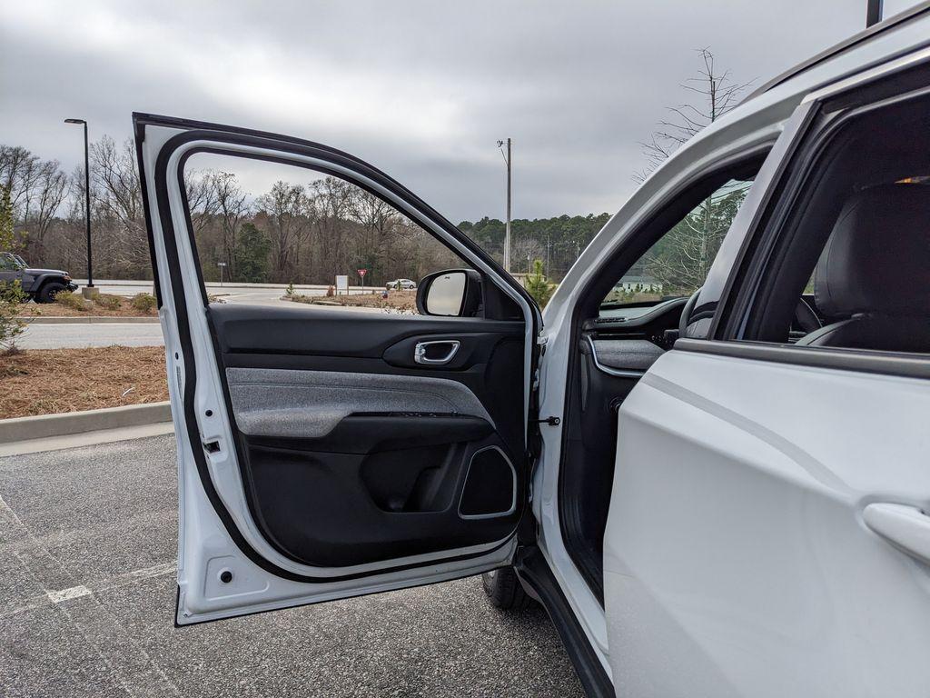 used 2024 Jeep Compass car, priced at $21,114