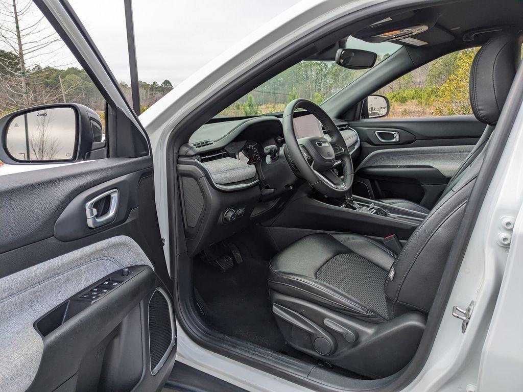 used 2024 Jeep Compass car, priced at $21,114