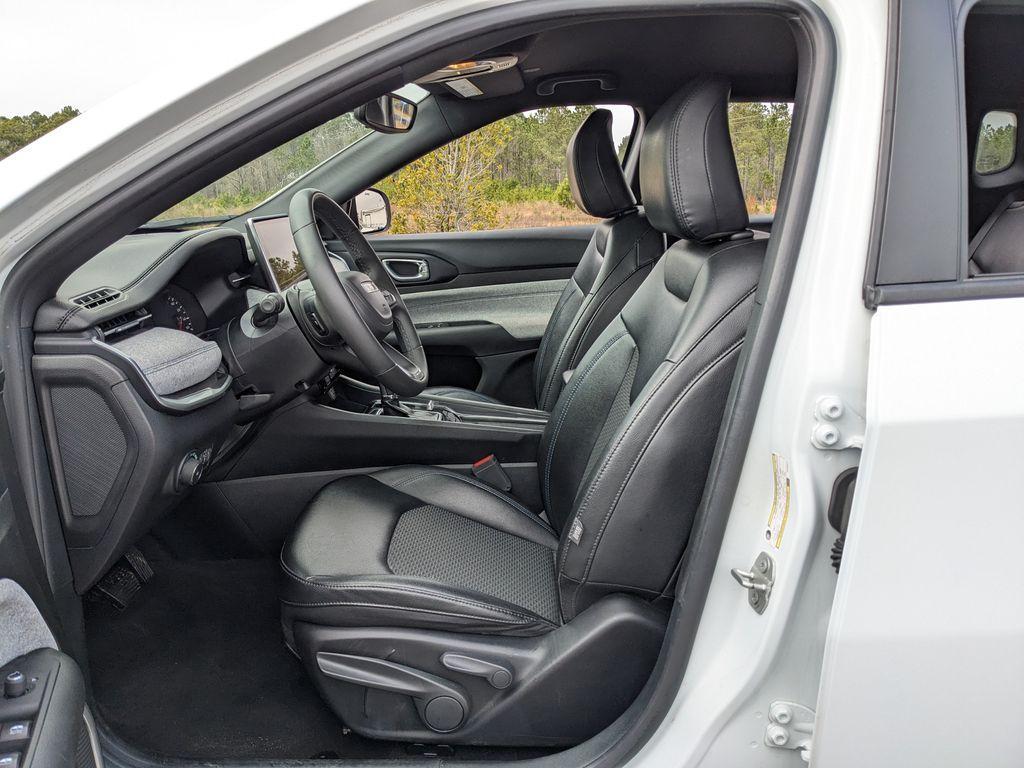 used 2024 Jeep Compass car, priced at $21,114