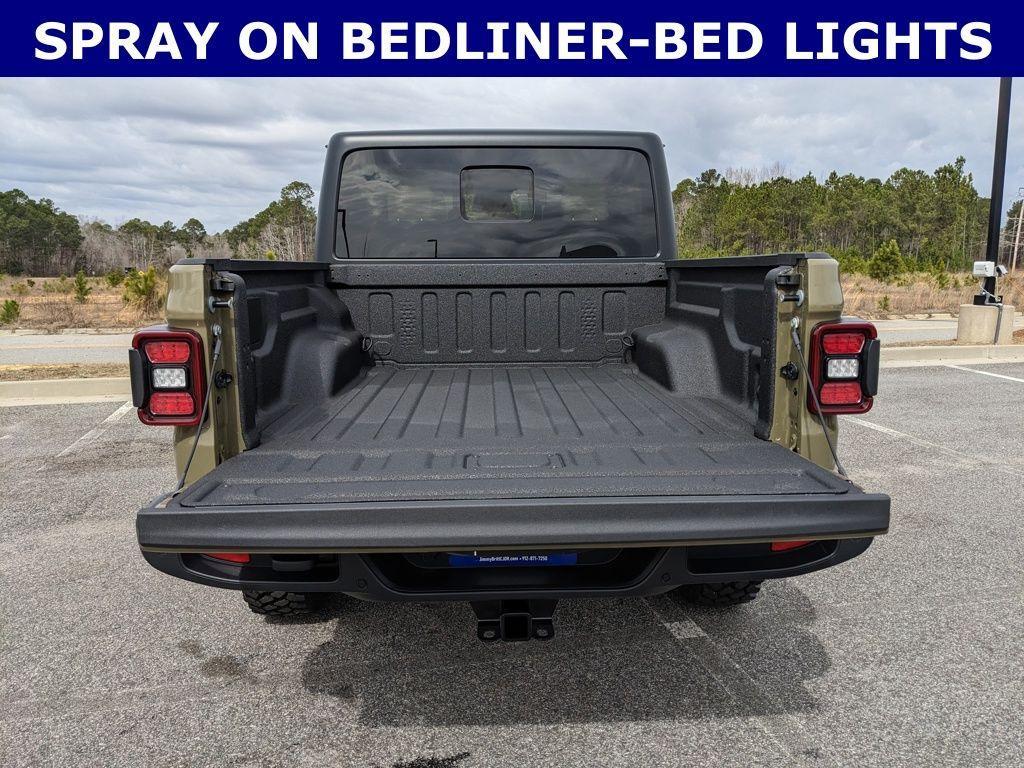 new 2026 Jeep Gladiator car, priced at $51,577