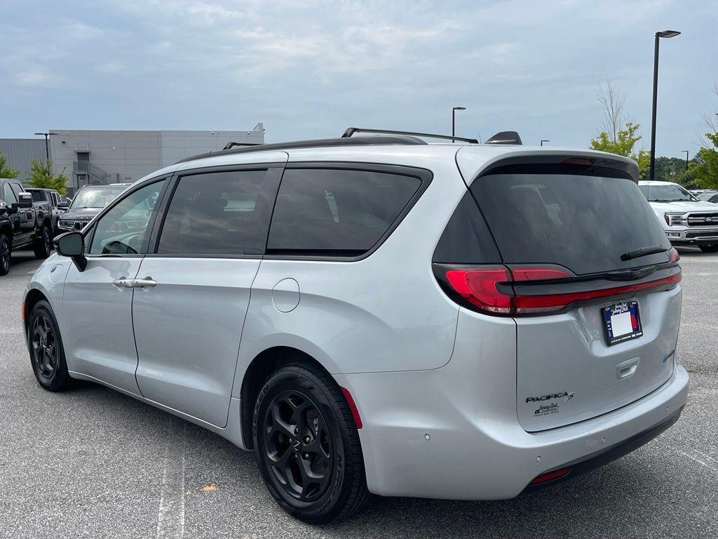 used 2024 Chrysler Pacifica Hybrid car, priced at $30,987