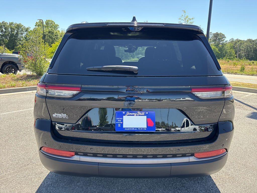 new 2026 Jeep Grand Cherokee car, priced at $45,455