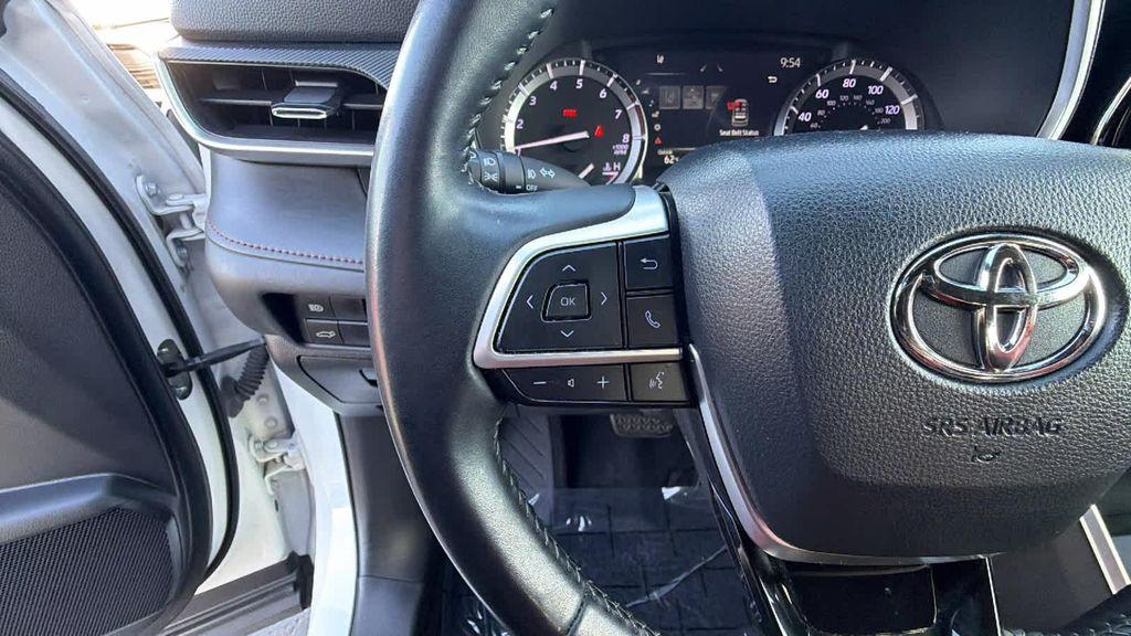 used 2022 Toyota Highlander car, priced at $34,995