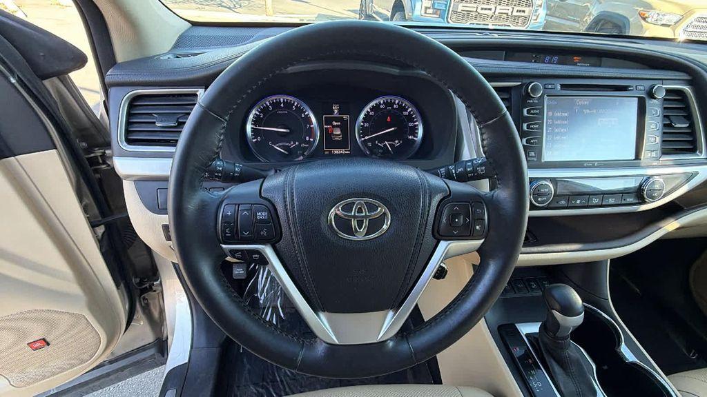 used 2015 Toyota Highlander car, priced at $16,495