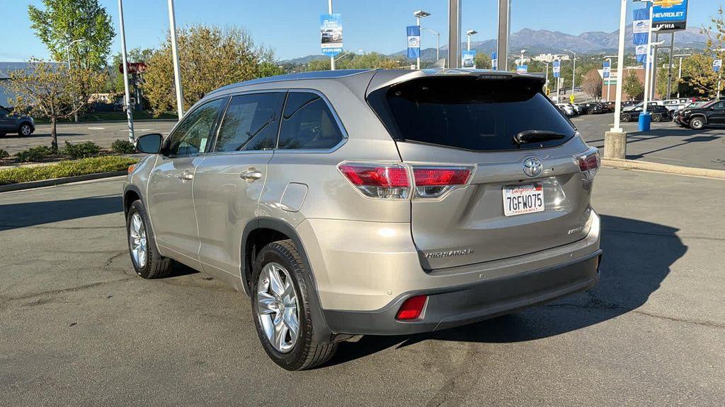used 2015 Toyota Highlander car, priced at $16,495