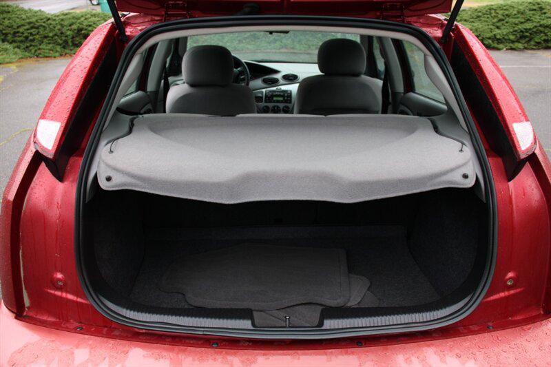used 2004 Ford Focus car, priced at $5,199