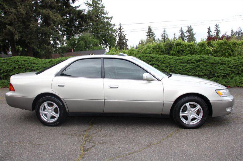 used 1999 Lexus ES 300 car, priced at $4,995