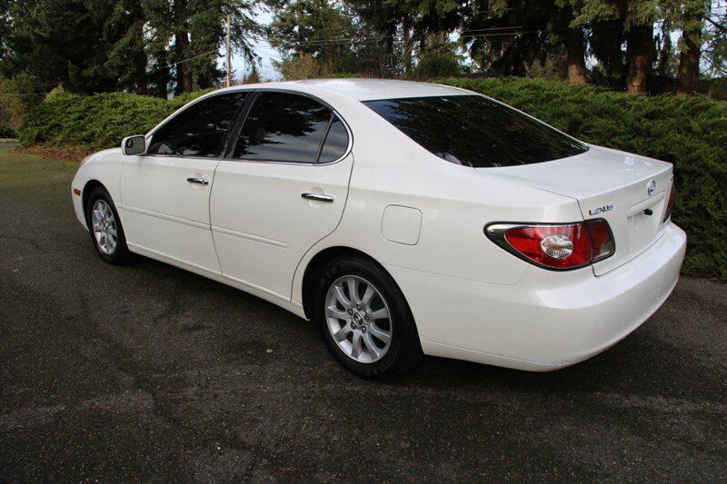 used 2004 Lexus ES 330 car, priced at $5,495