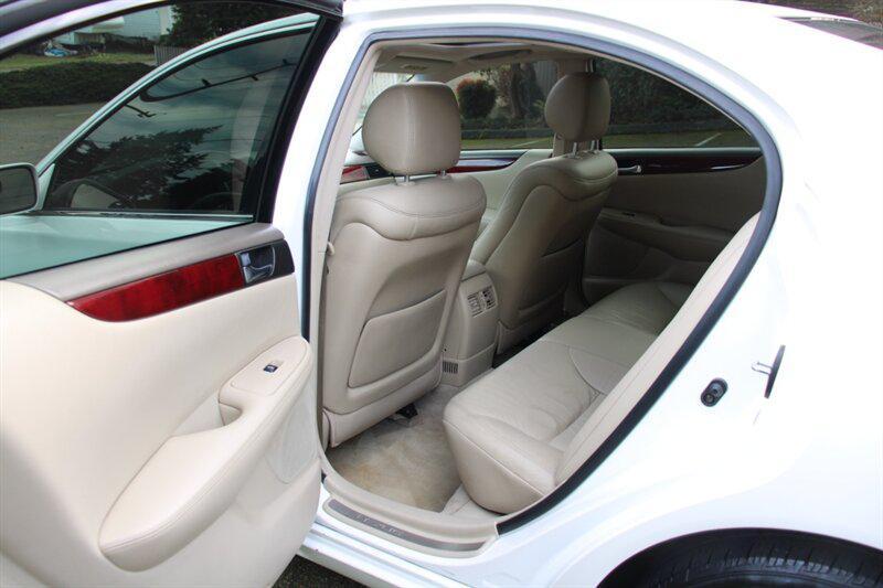 used 2004 Lexus ES 330 car, priced at $5,495