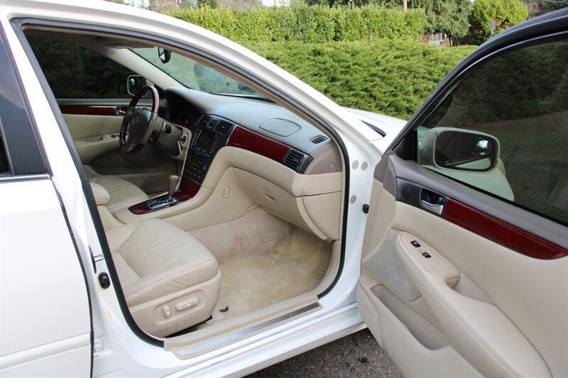 used 2004 Lexus ES 330 car, priced at $5,495