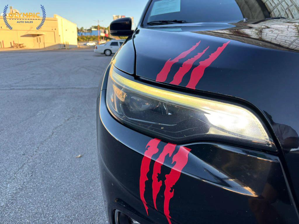 used 2019 Jeep Cherokee car, priced at $13,015