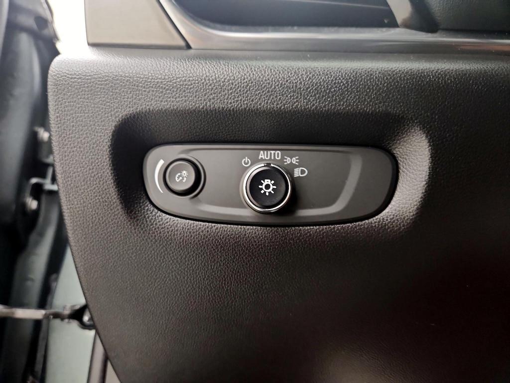 used 2023 Chevrolet Traverse car, priced at $25,998