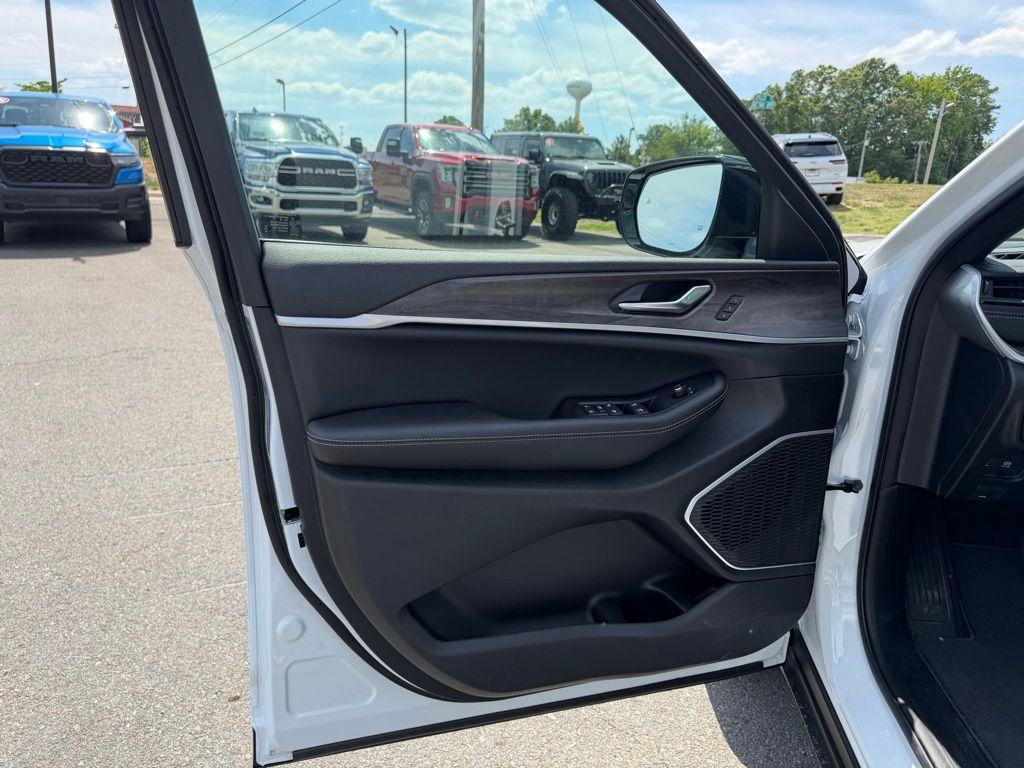 new 2026 Jeep Grand Cherokee L car, priced at $46,777