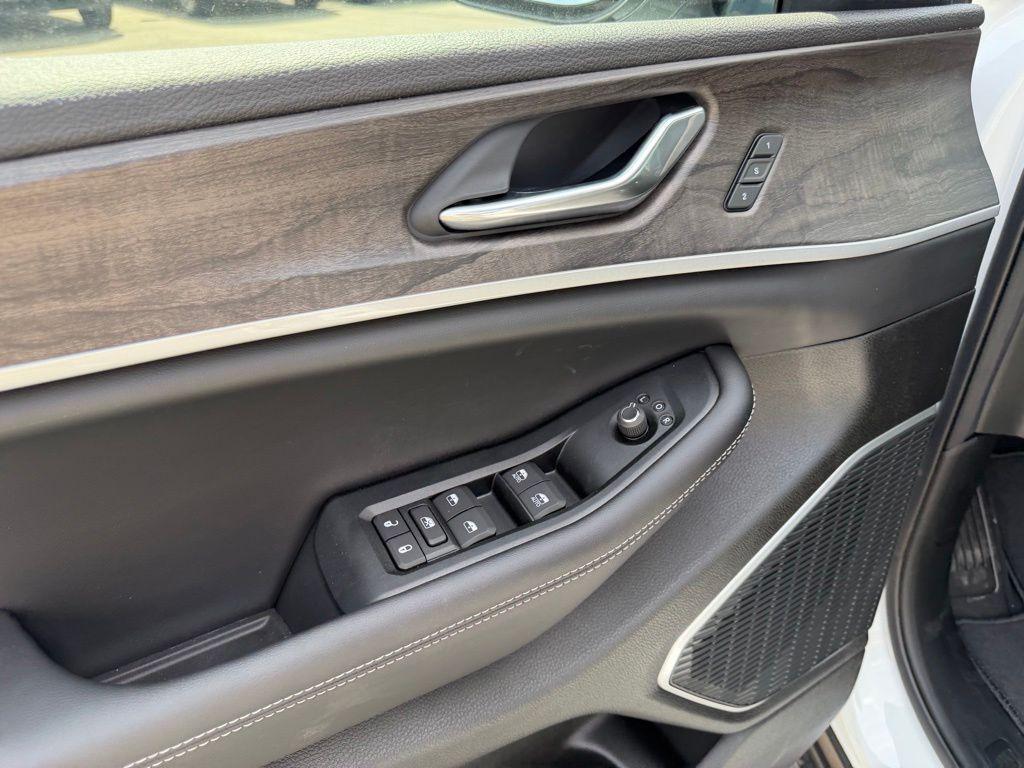 new 2026 Jeep Grand Cherokee L car, priced at $46,777