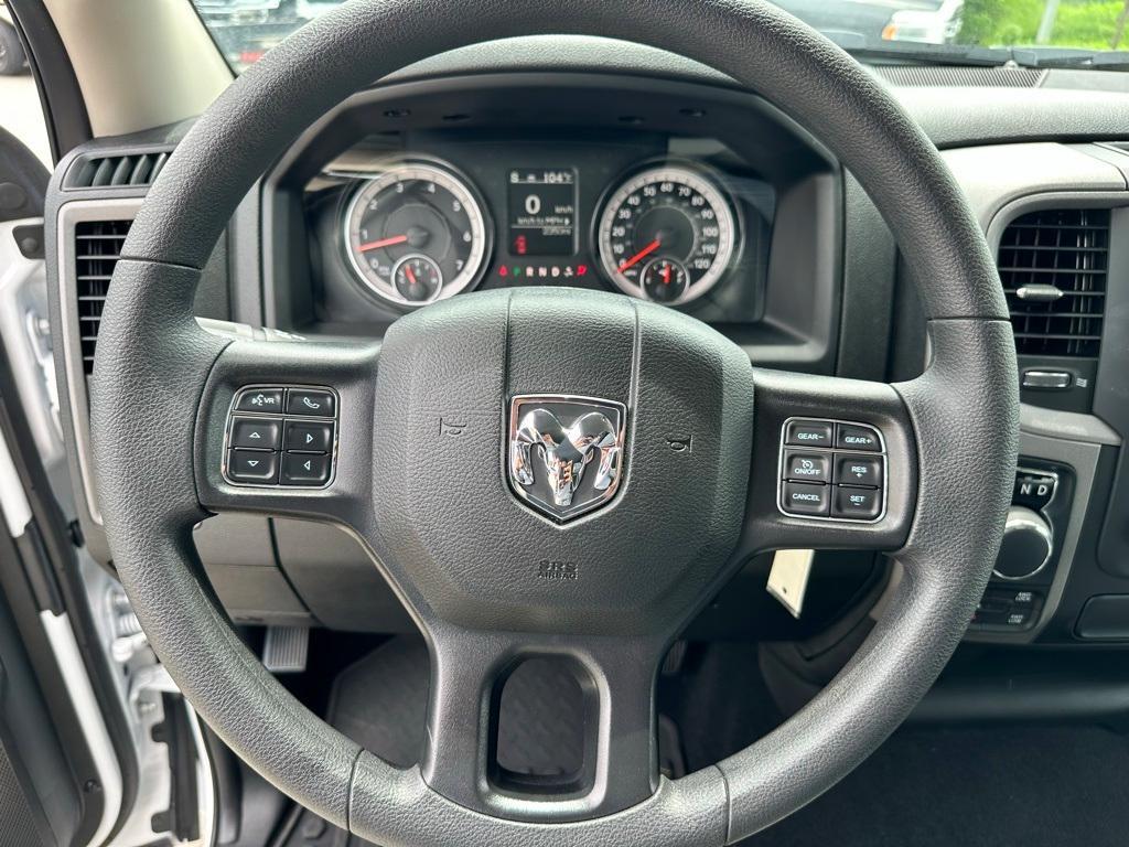 new 2024 Ram 1500 Classic car, priced at $39,277