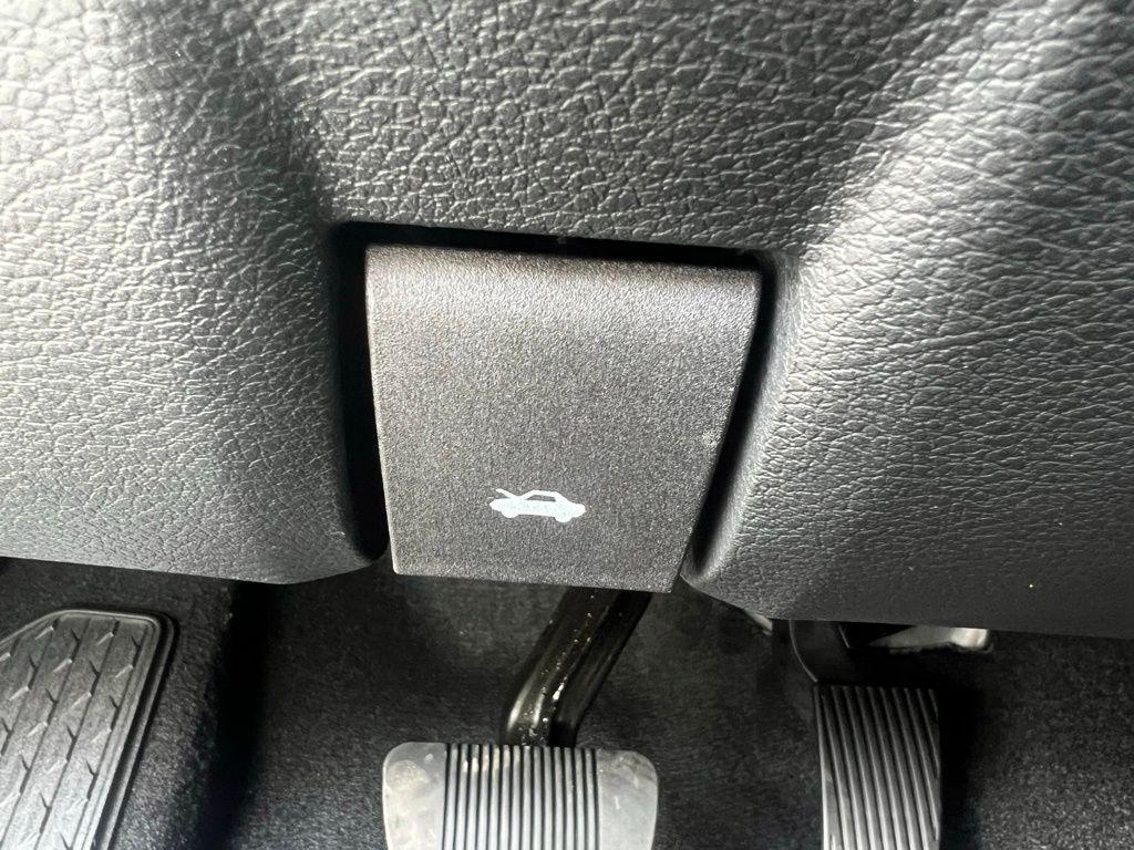 new 2025 Ram 1500 car, priced at $41,777