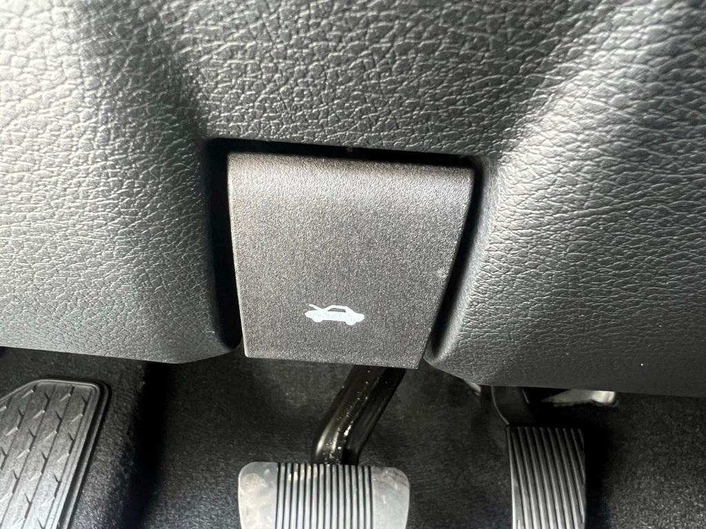 new 2025 Ram 1500 car, priced at $42,777