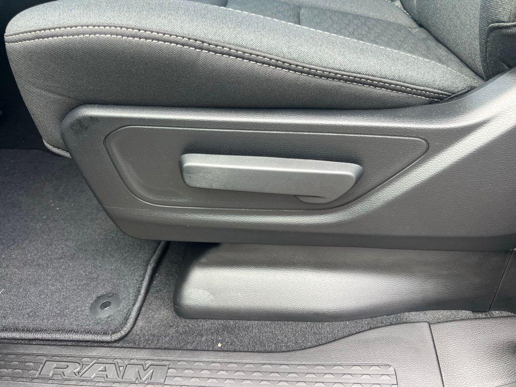 new 2025 Ram 1500 car, priced at $41,777