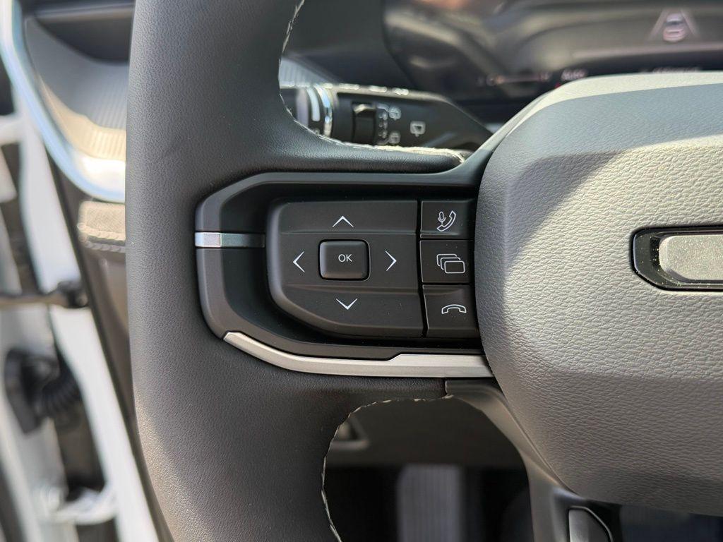 new 2026 Jeep Cherokee car, priced at $36,777