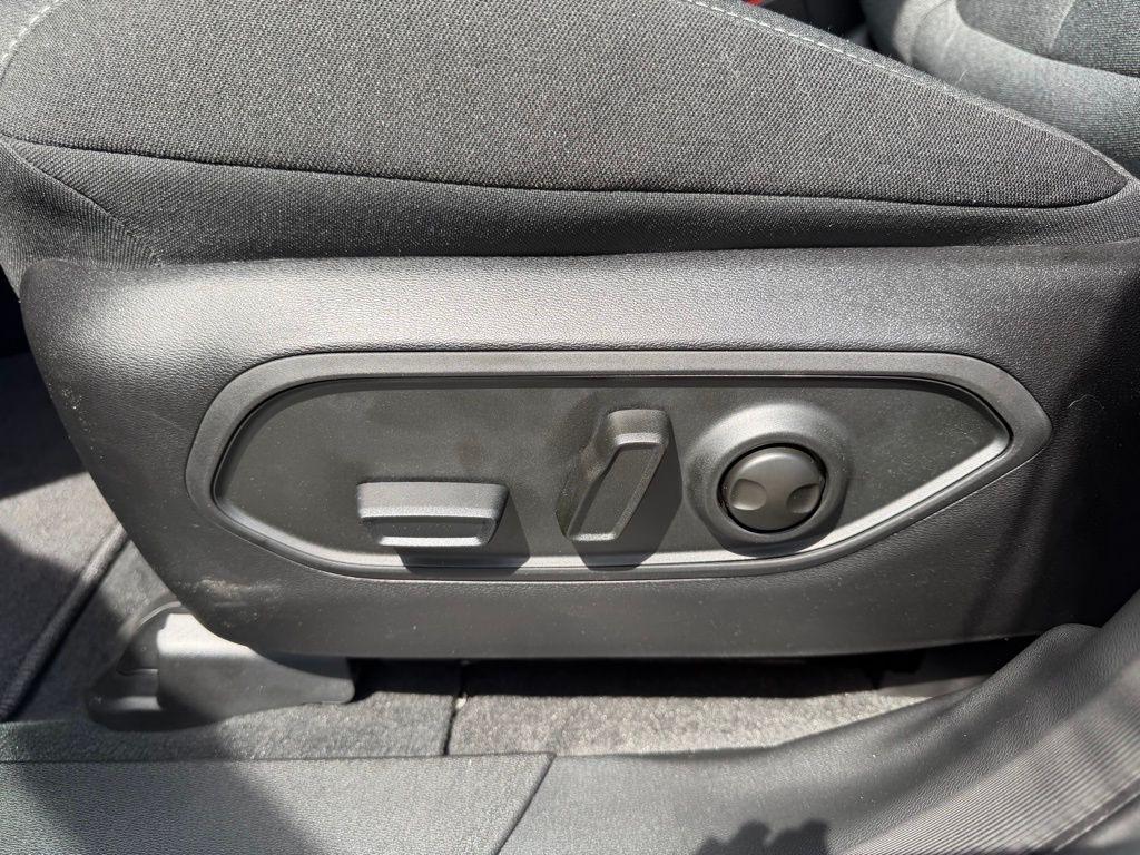 new 2026 Jeep Cherokee car, priced at $36,777