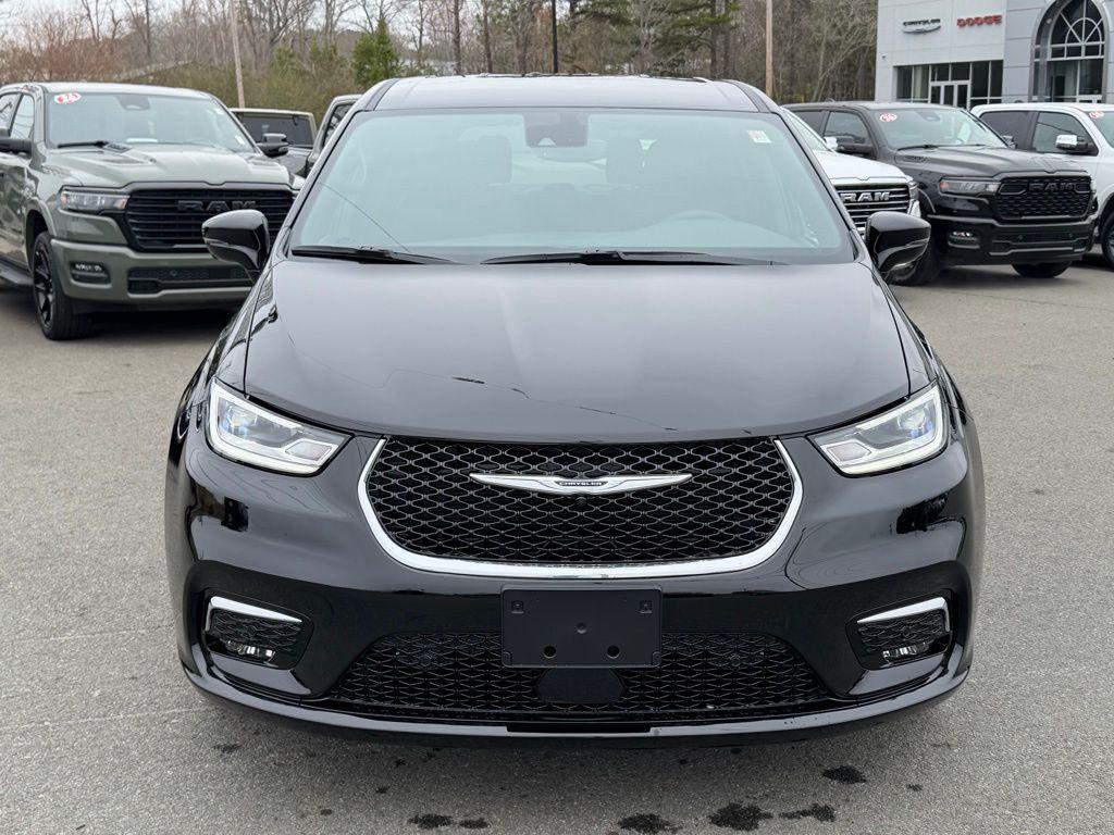 new 2026 Chrysler Pacifica car, priced at $41,777