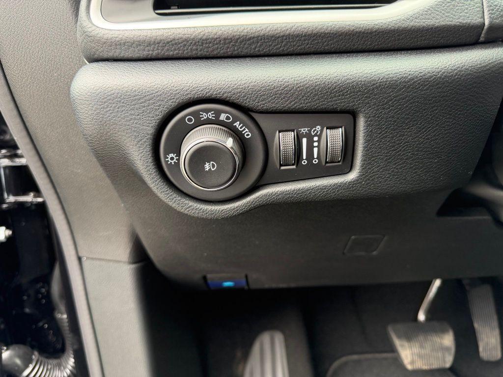 new 2026 Chrysler Pacifica car, priced at $41,777