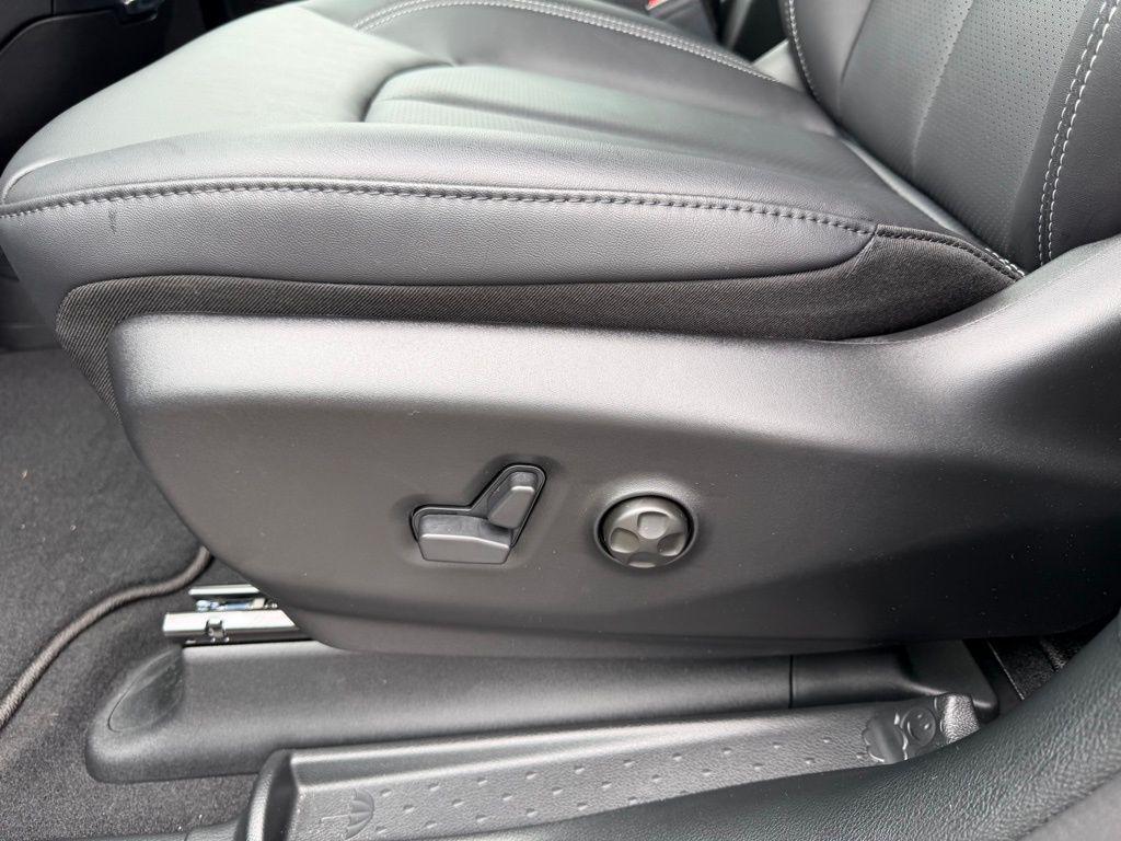 new 2026 Chrysler Pacifica car, priced at $41,777