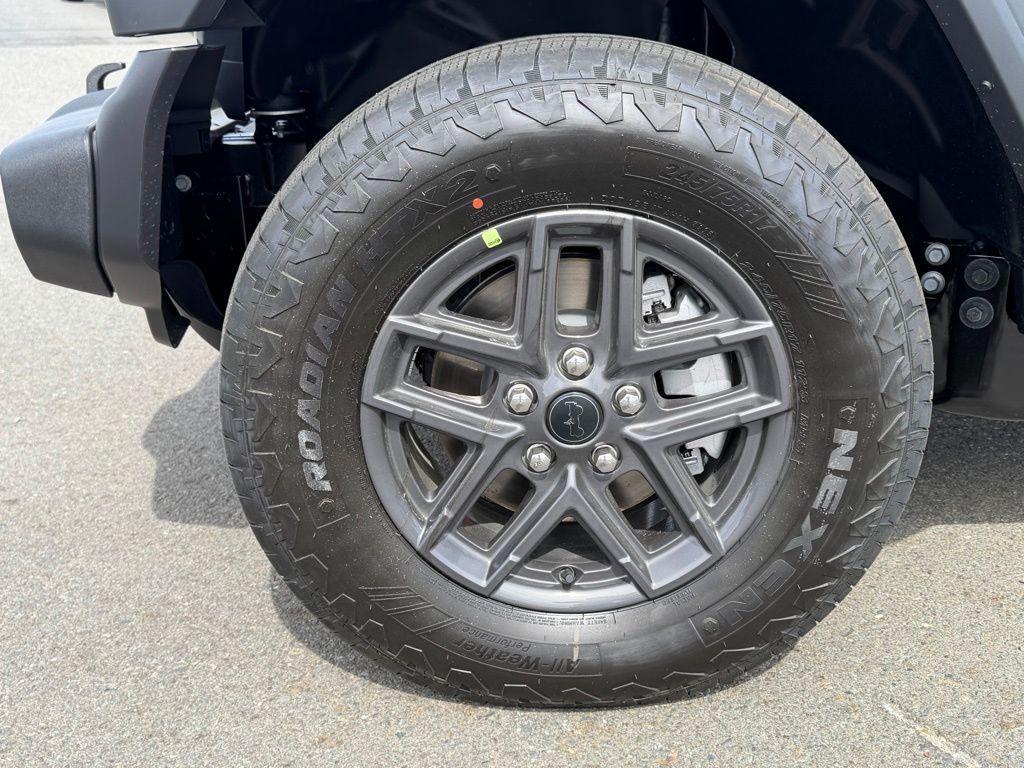 new 2026 Jeep Wrangler car, priced at $41,656