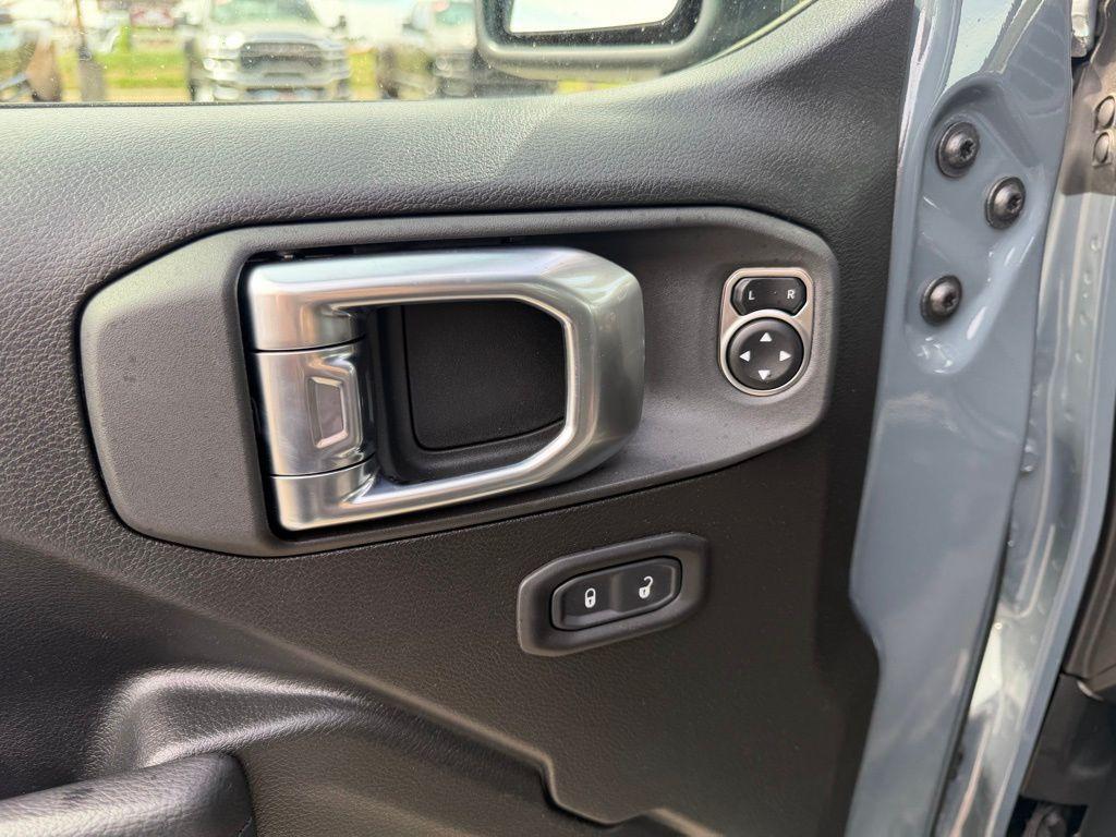 new 2026 Jeep Wrangler car, priced at $41,656