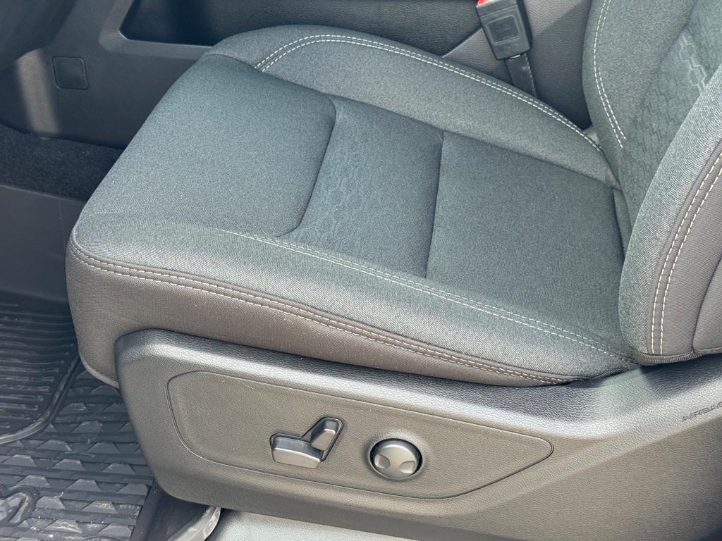 new 2025 Ram 1500 car, priced at $61,925