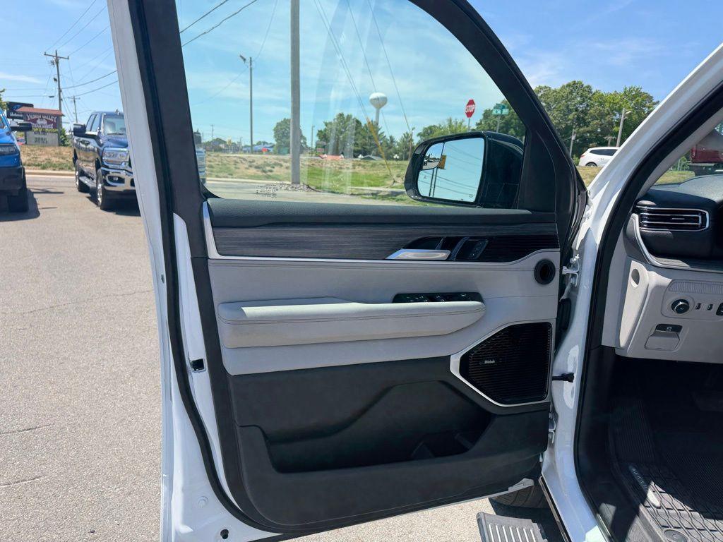 used 2024 Jeep Wagoneer L car, priced at $55,277