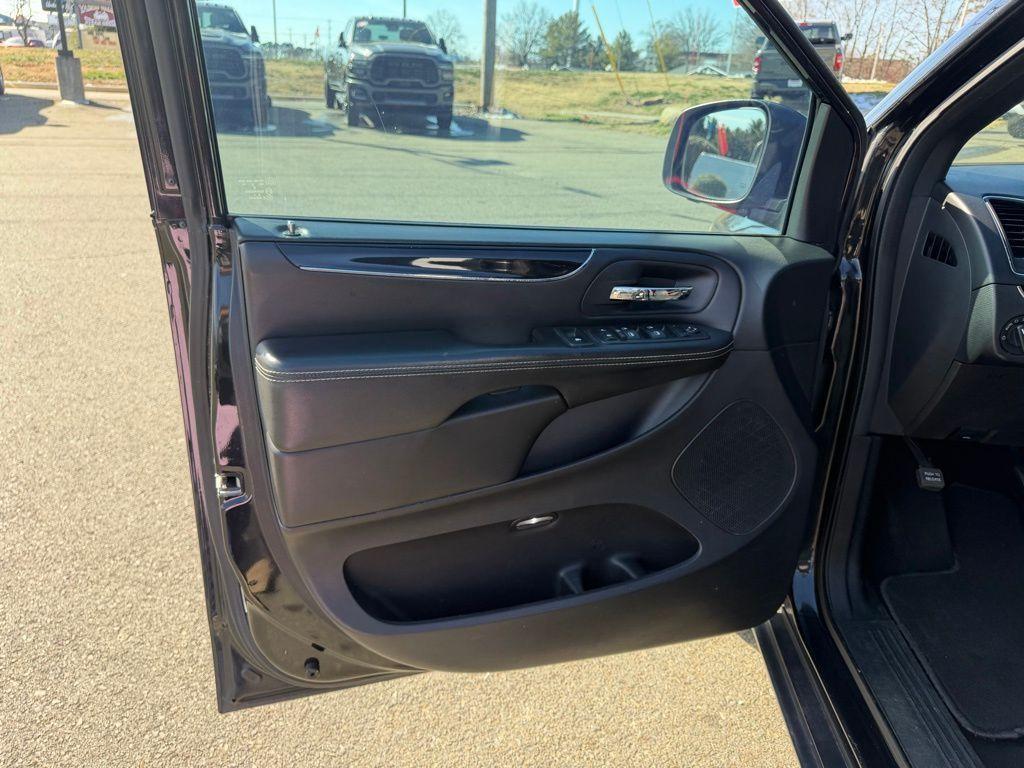 used 2013 Chrysler Town & Country car, priced at $6,277