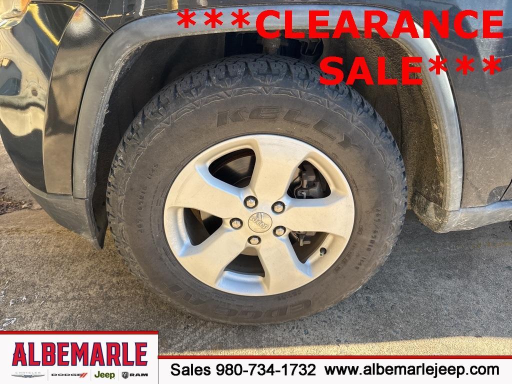 used 2012 Jeep Grand Cherokee car, priced at $7,777