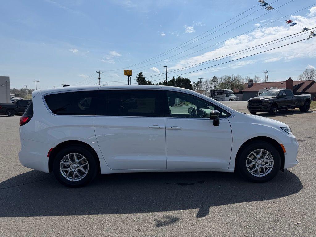 new 2026 Chrysler Pacifica car, priced at $47,935