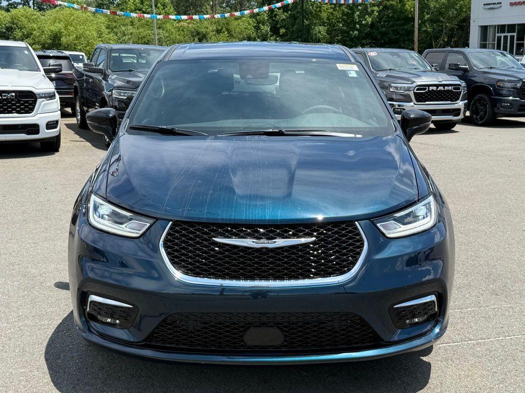 used 2025 Chrysler Pacifica car, priced at $34,777