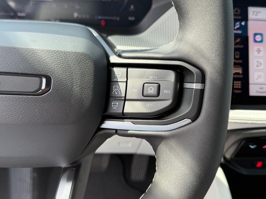 new 2026 Jeep Cherokee car, priced at $36,777