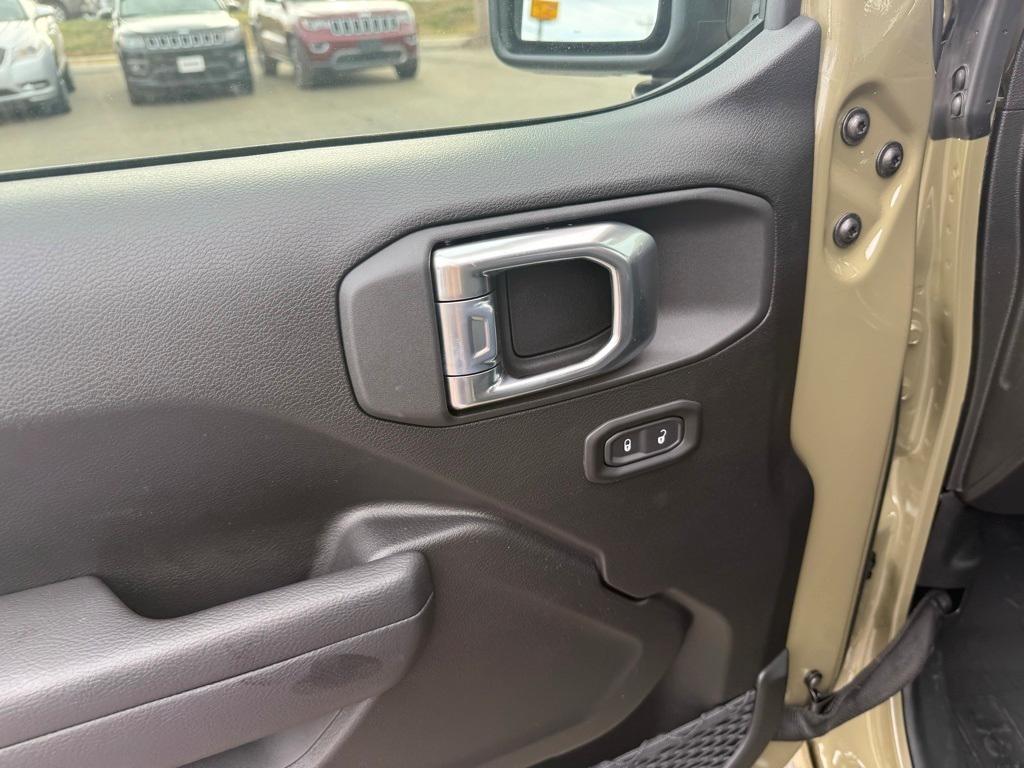 new 2026 Jeep Wrangler car, priced at $40,475