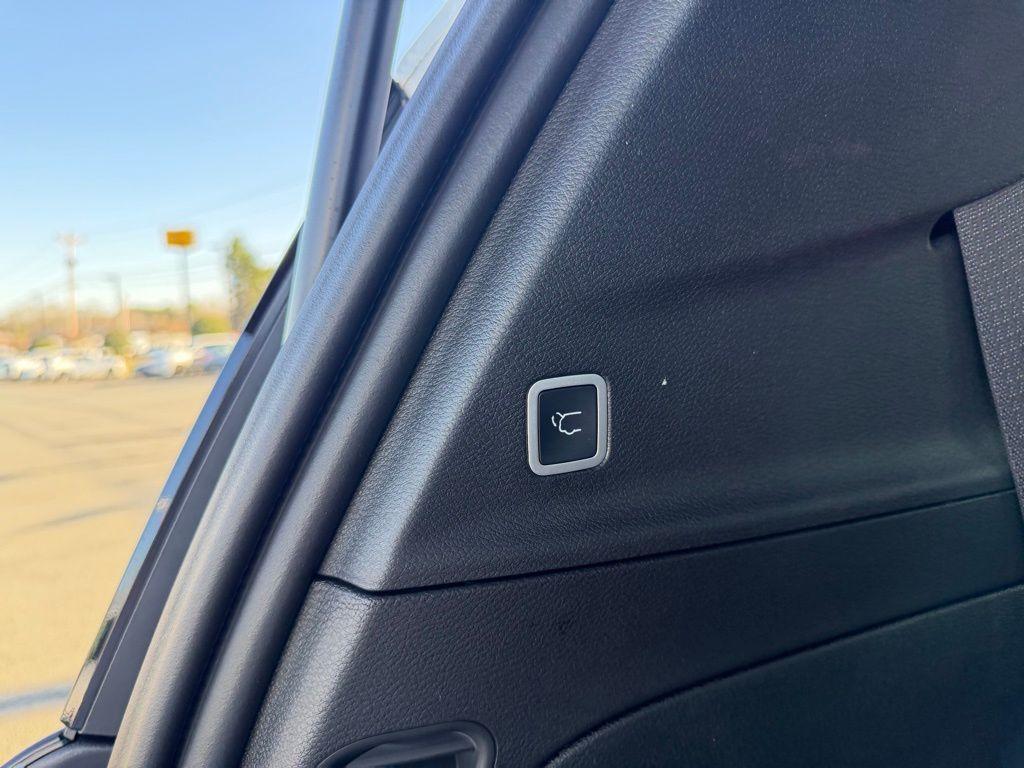 new 2026 Chrysler Voyager car, priced at $38,641