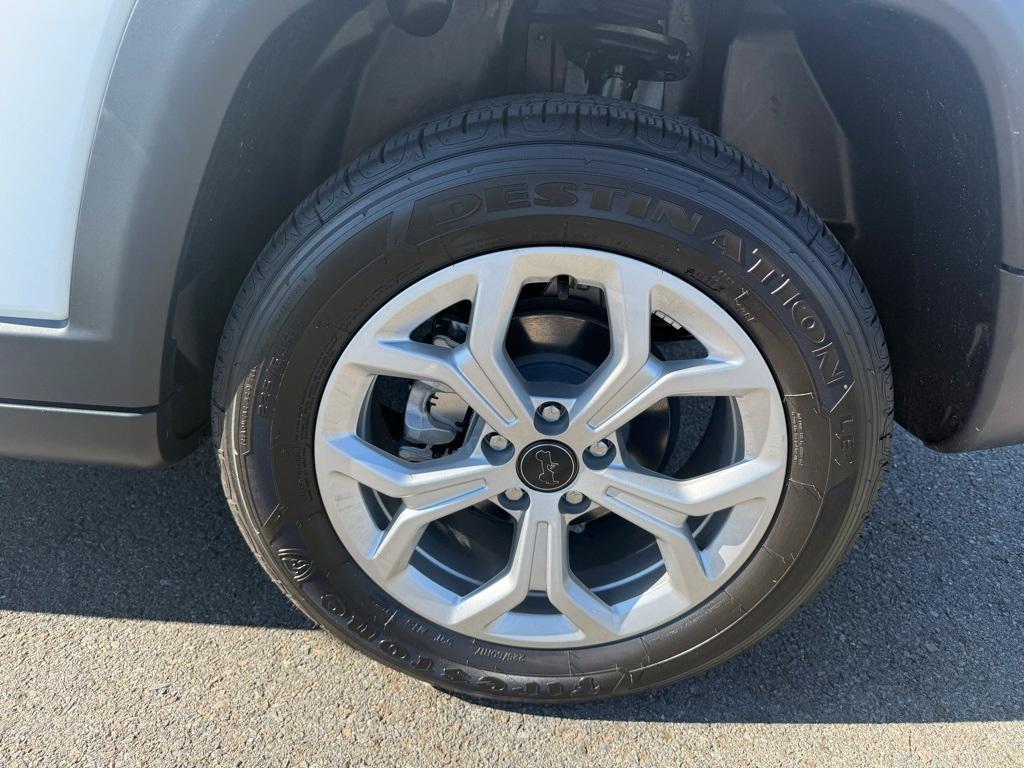 new 2025 Jeep Compass car, priced at $22,777