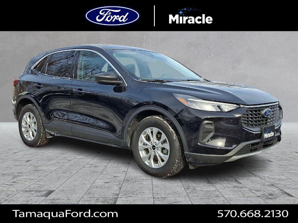 used 2023 Ford Escape car, priced at $21,900