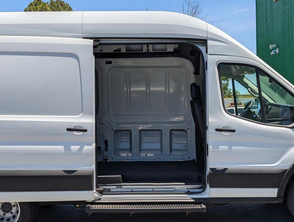 Oxford White 2022 Ford Transit-350 Base